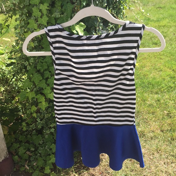 Sleeveless flare top - Picture 4 of 5